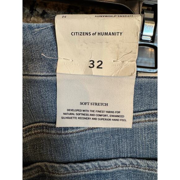 CITIZENS OF HUMANITY
Isola Cropped Boot raw hem size 32 (New) - Picture 2 of 6